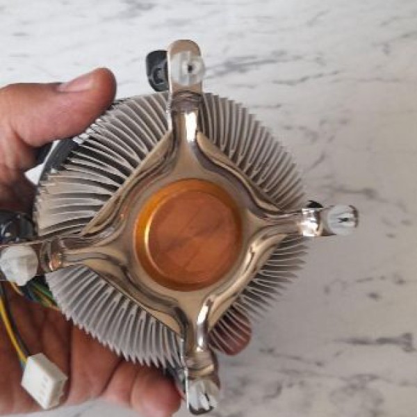 فن خنک کننده کامپیوتر سنندج