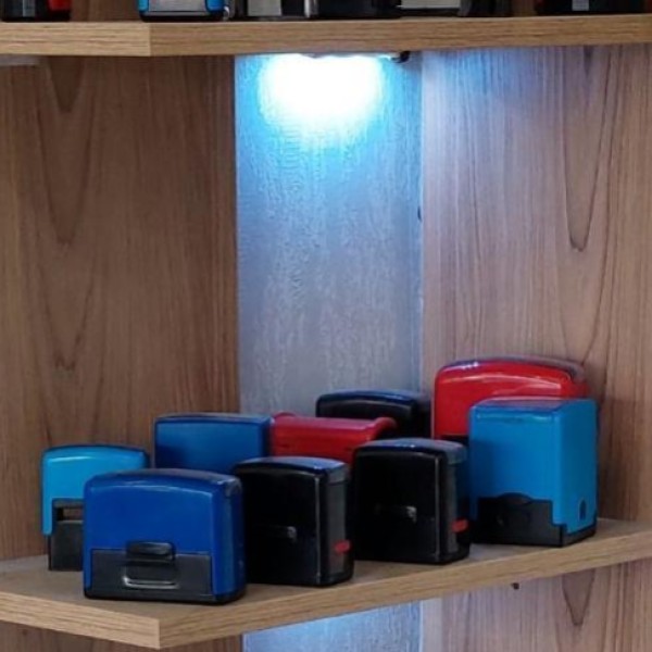 خدمات چاپ بنر و استیکر کرج