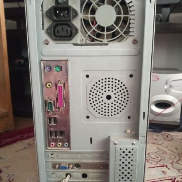 کیس با ویندوز 7 نسیم شهر