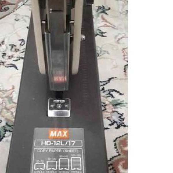 منگنه وسط زن MAX تهران