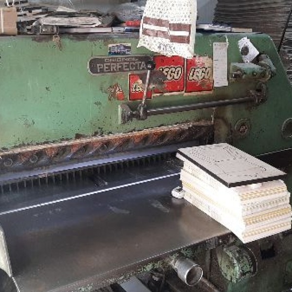 دستگاه برش کاغذ