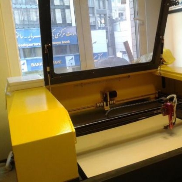 دستگاه لیزر و برش غیر فلزات