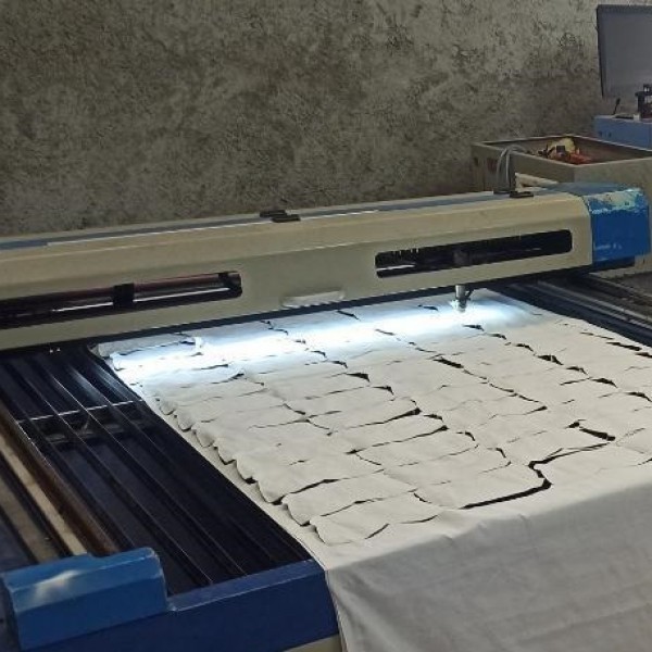 چاپ بنر ، فلکس و استیکر + حکاکی لیزری و برش cnc تهران