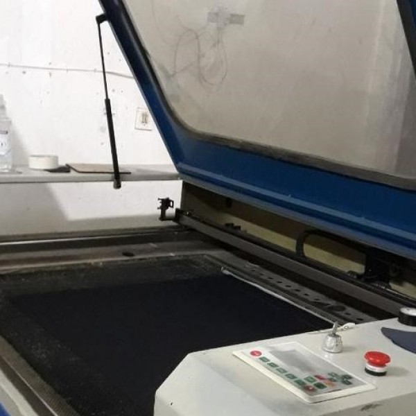 فروشی دستگاه برش لیزر غیر فلزات ۱۳۵ ۹۰ تهران