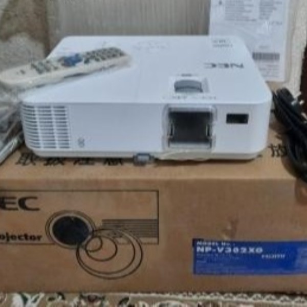 دستگاه ویدئو پروژکتور