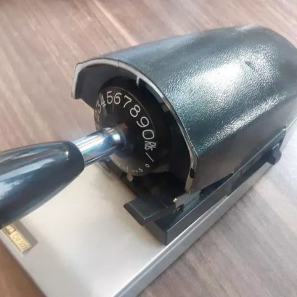دستگاه پرفراژ چک دستی