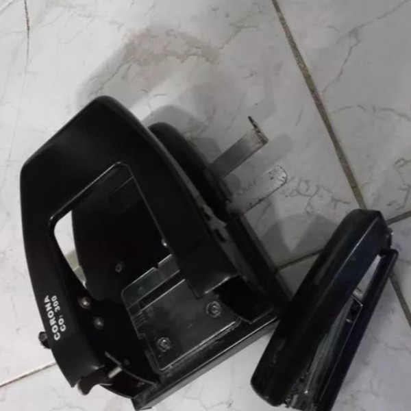 فروش پانچ کاغذ و منگنه زن اصفهان
