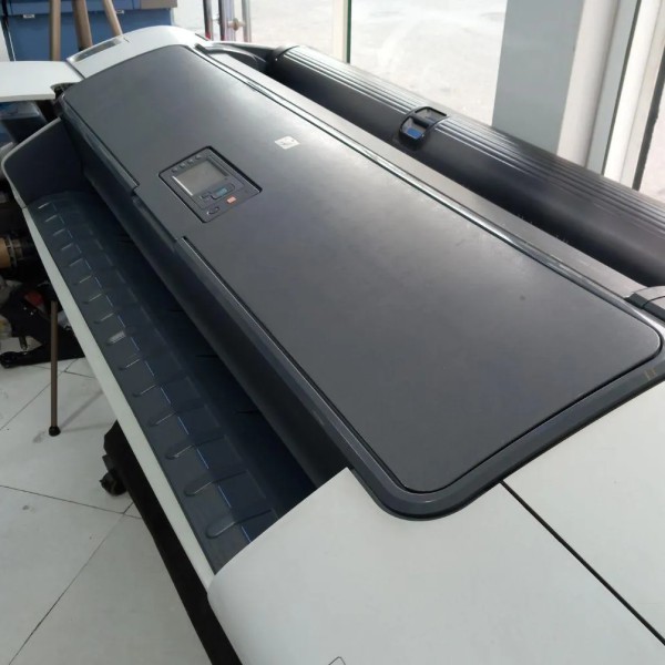 پلاتر اچ پی hp t770 در حد و  تمیز