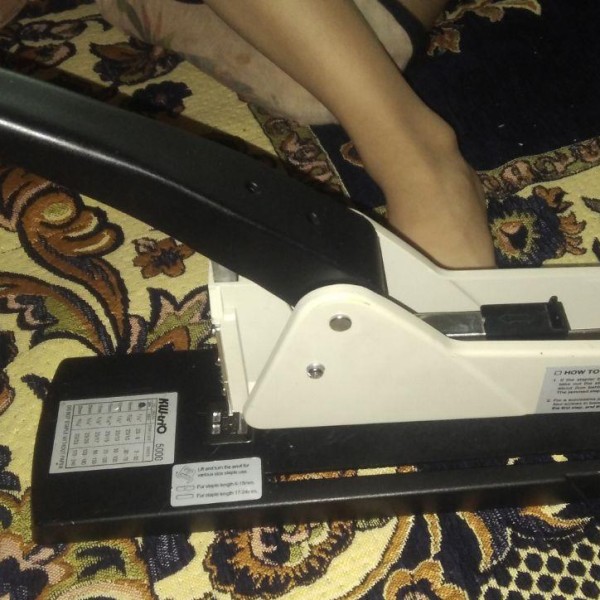 منگنه وسط زن  بزرگ نو اکبند