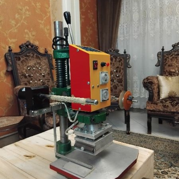 دستگاه طلاکوب